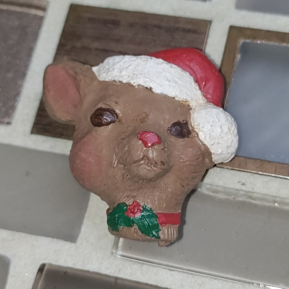 Vintage Rudolph Reindeer Button cover-$5 add on - Picture 1 of 2